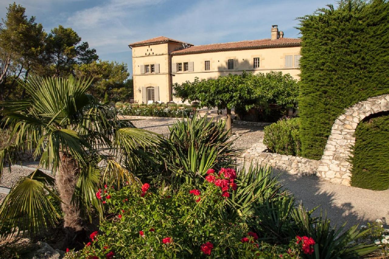 Domaine De La Tourelle Orgon Exterior foto